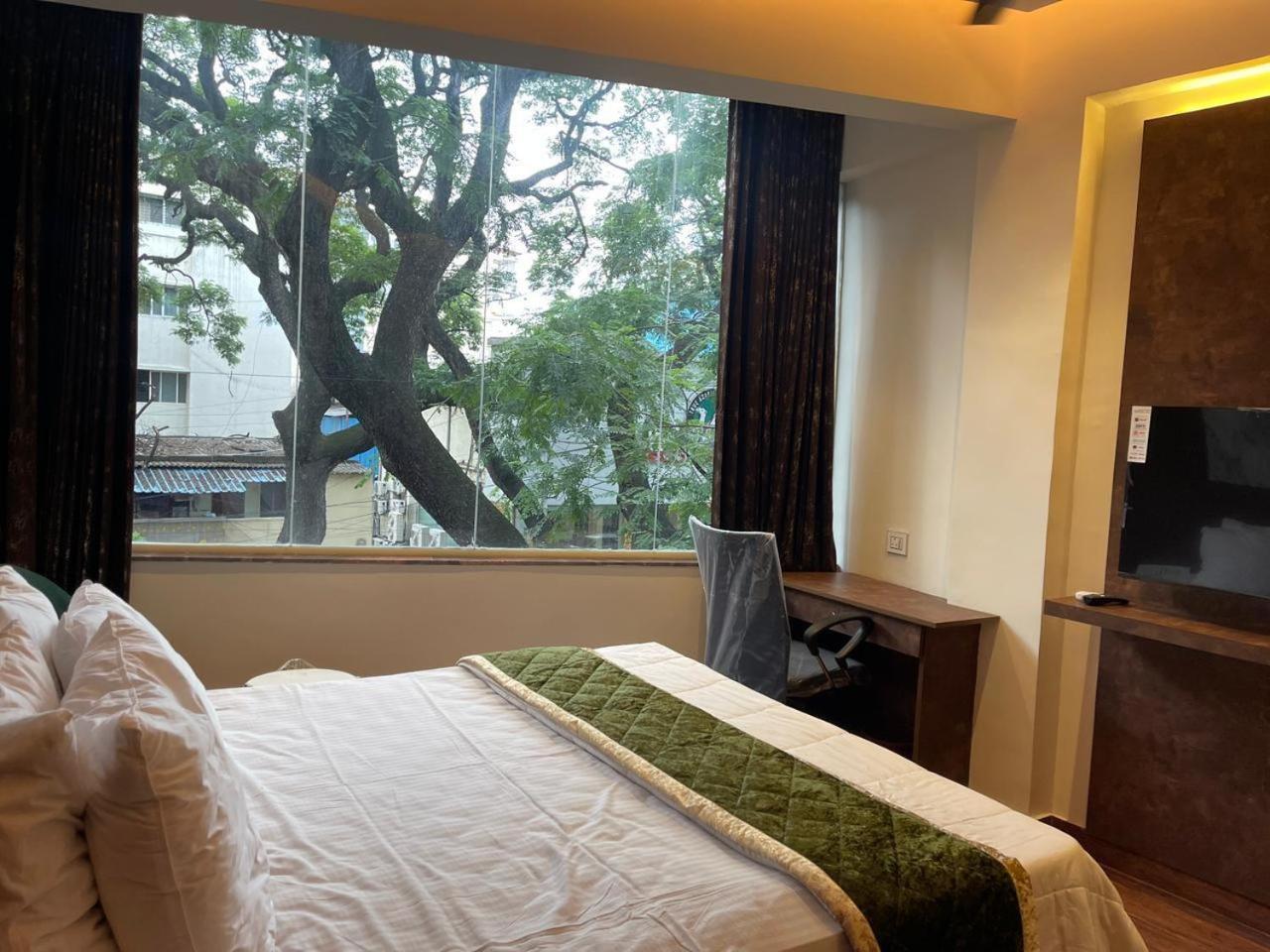 The Taaj Inn Bangalore Exterior photo