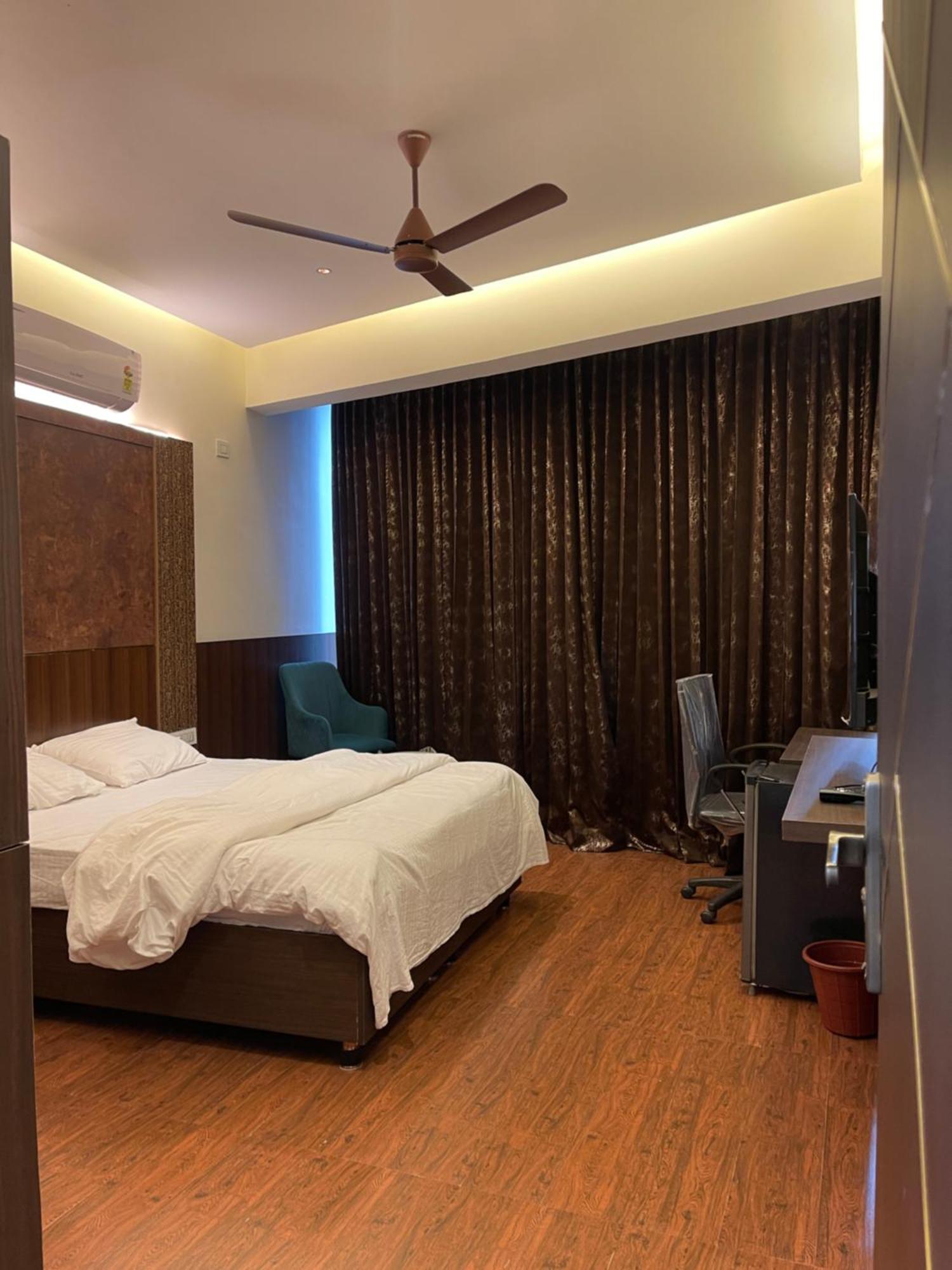 The Taaj Inn Bangalore Exterior photo